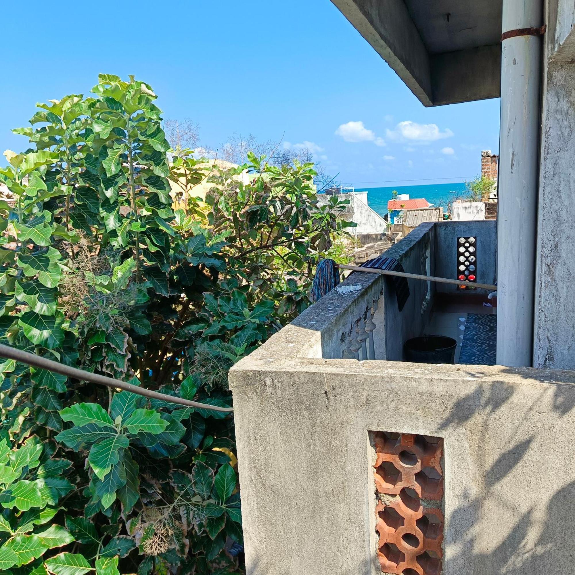 Blue Waves Homestay Pondicherry Exterior foto